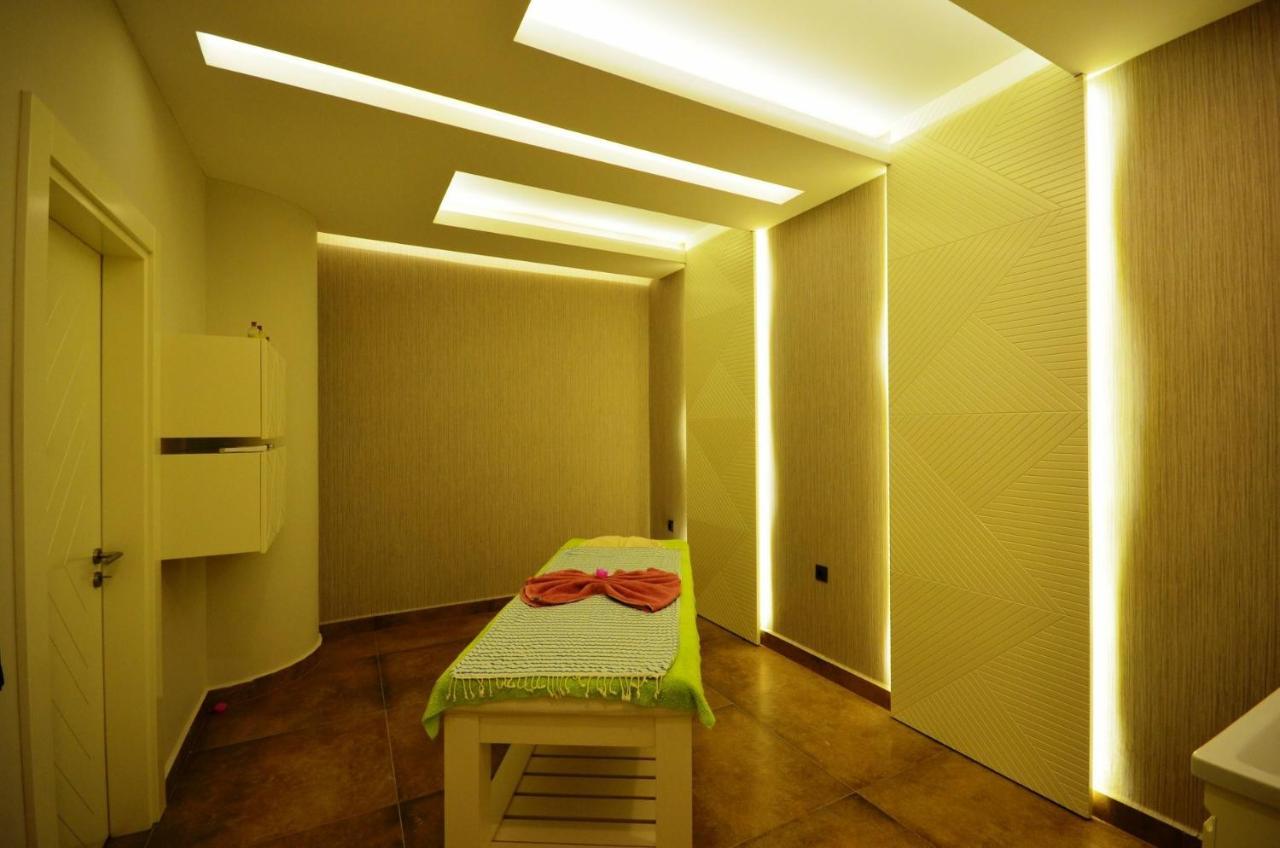 Konak Seaside Tower-King'S Apartments มาห์มุตลาร์ ภายนอก รูปภาพ
