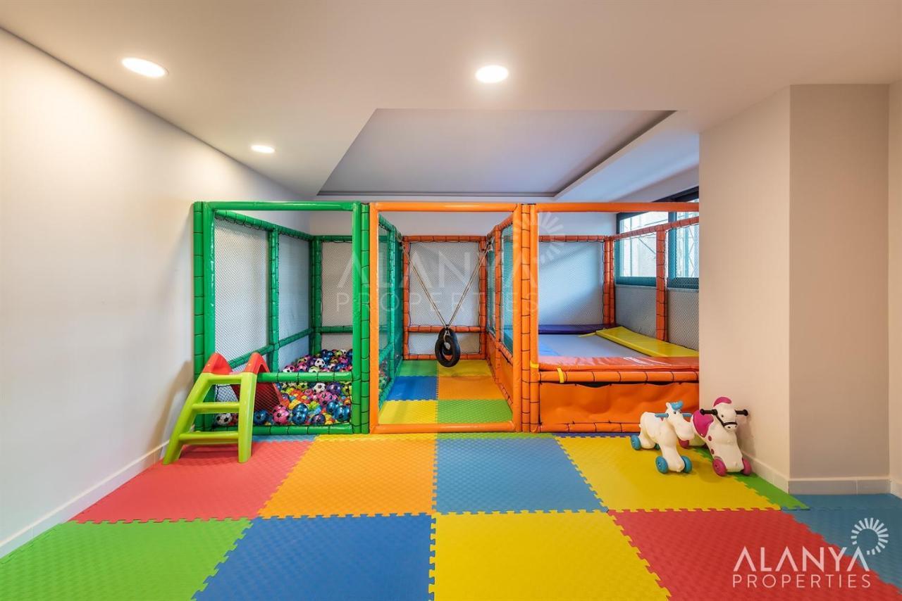 Konak Seaside Tower-King'S Apartments มาห์มุตลาร์ ภายนอก รูปภาพ