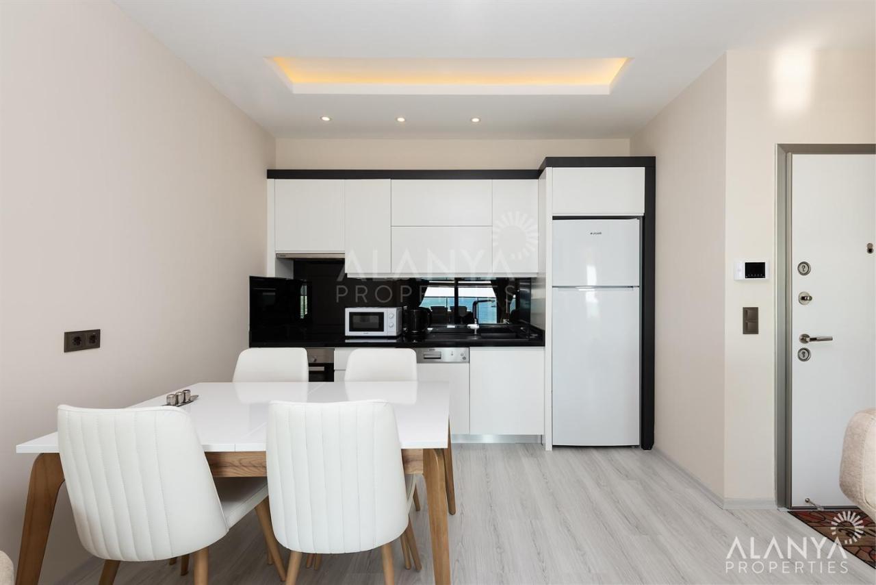Konak Seaside Tower-King'S Apartments มาห์มุตลาร์ ภายนอก รูปภาพ