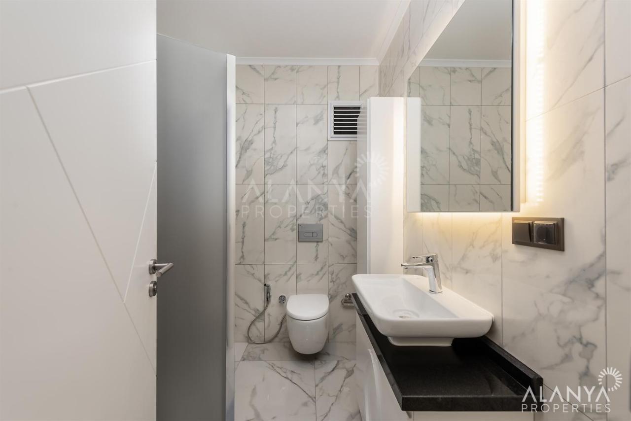Konak Seaside Tower-King'S Apartments มาห์มุตลาร์ ภายนอก รูปภาพ